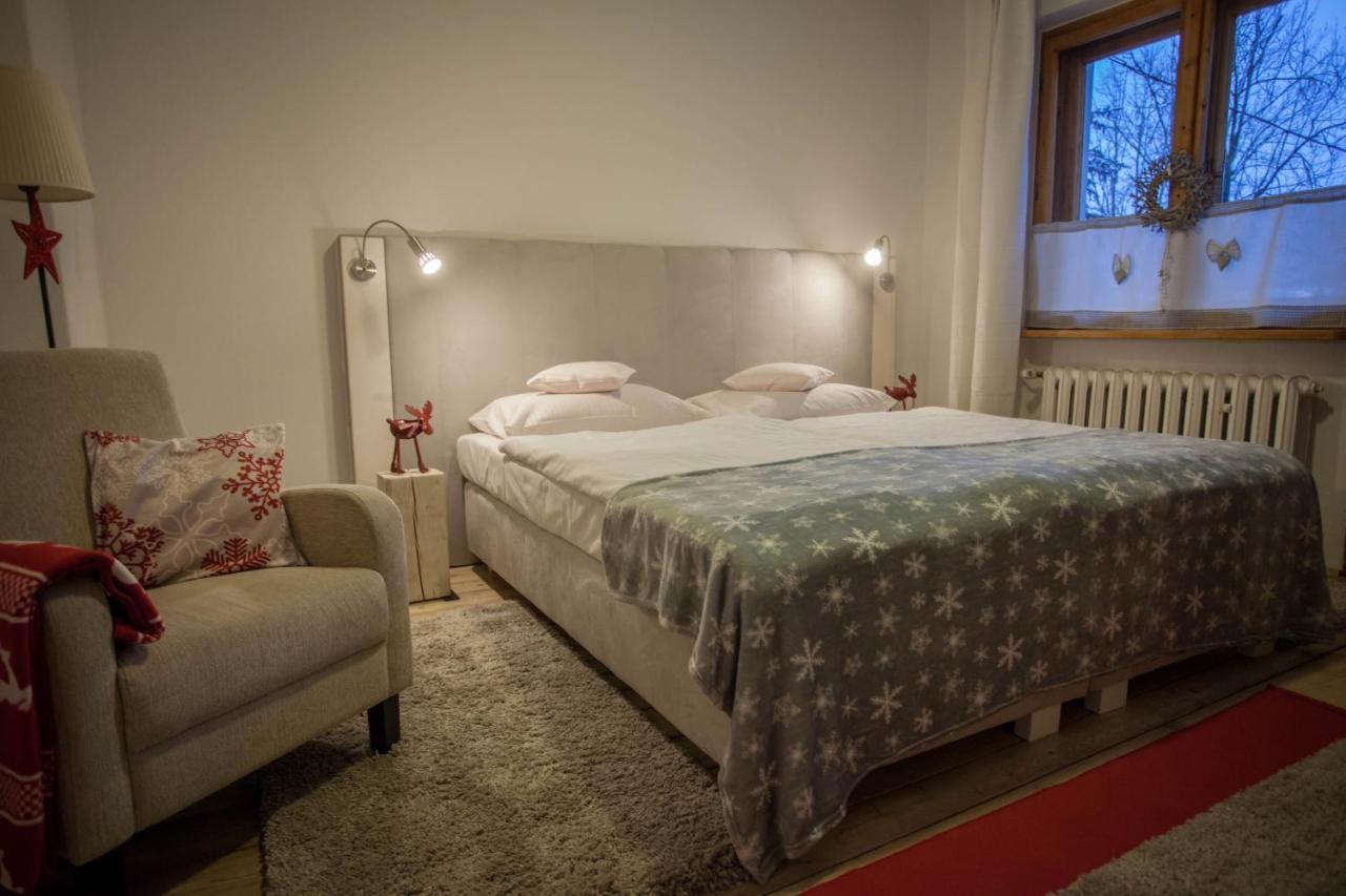 Gosciniec I Herbaciarnia Pod Zlota Lyzwa Białka Tatrzańska Exterior foto