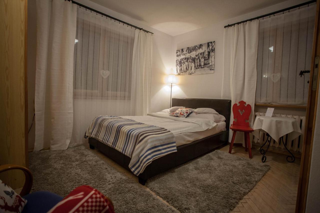Gosciniec I Herbaciarnia Pod Zlota Lyzwa Białka Tatrzańska Exterior foto